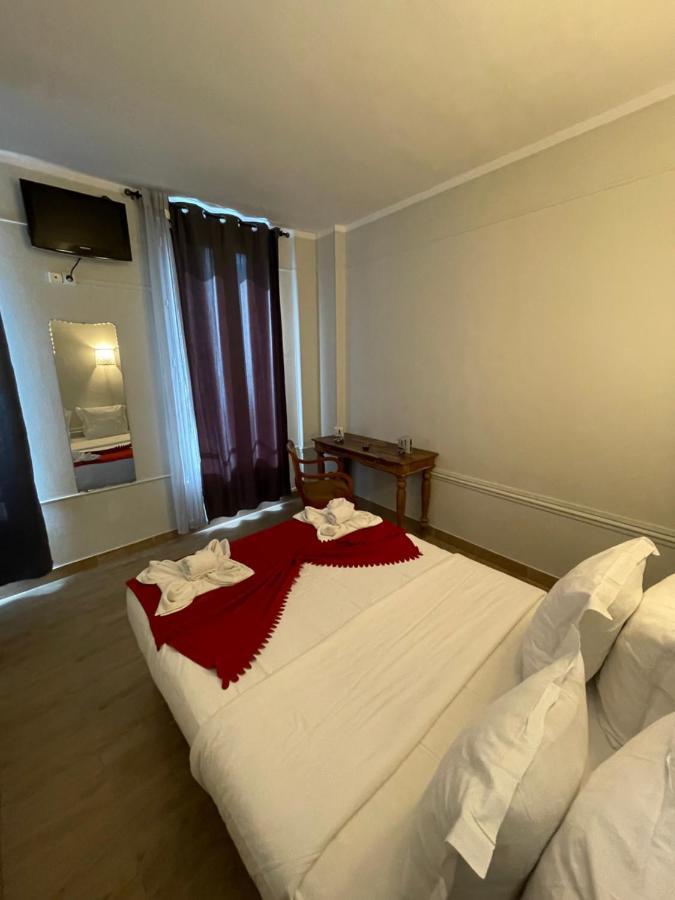 Hotel Central แซงต์-เดอนี ภายนอก รูปภาพ
